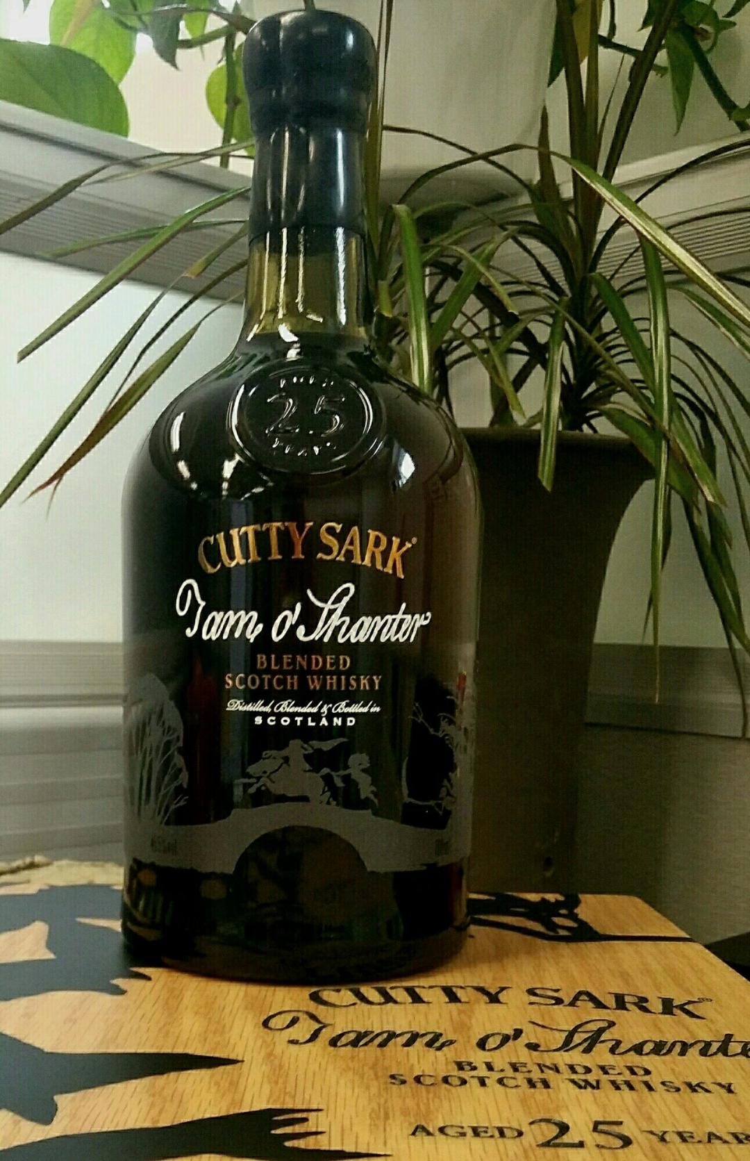 101书里评价极高的一瓶酒，里面的图册就赚够本了！