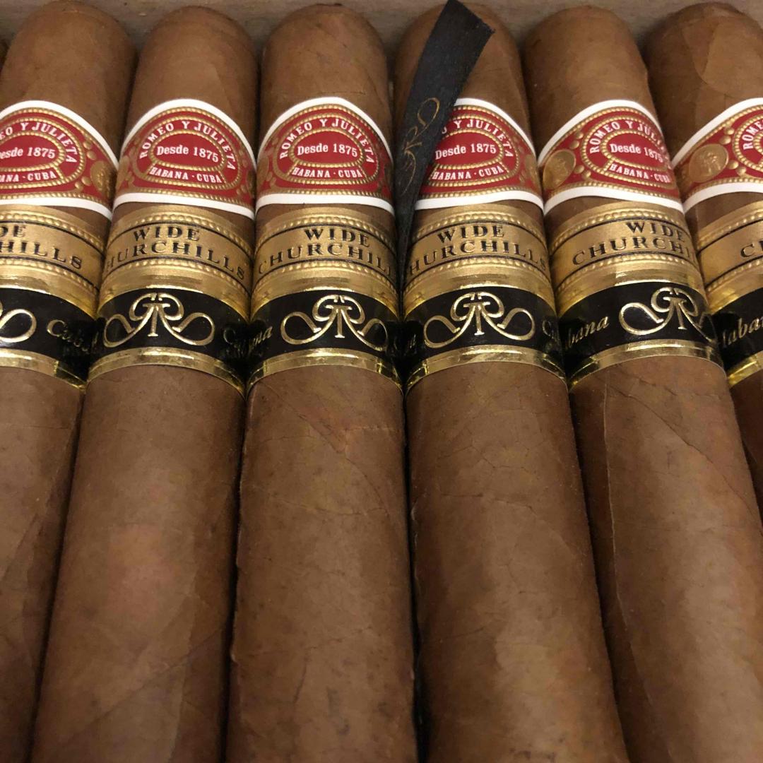 试试这个<img src='https://sdata.whiskyworm.com/xcxpics/emoji_30.png' class='emoji' />