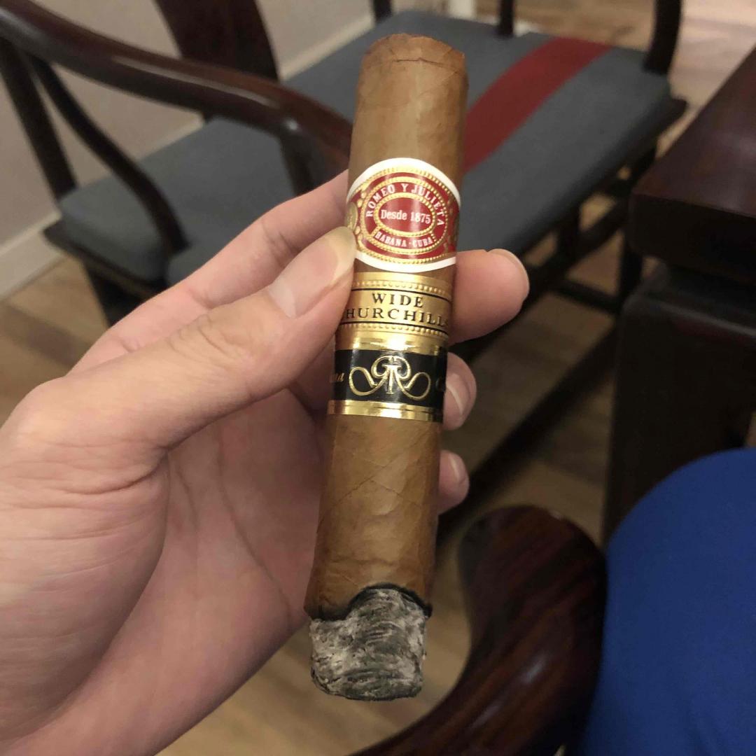 试试这个<img src='https://sdata.whiskyworm.com/xcxpics/emoji_30.png' class='emoji' />