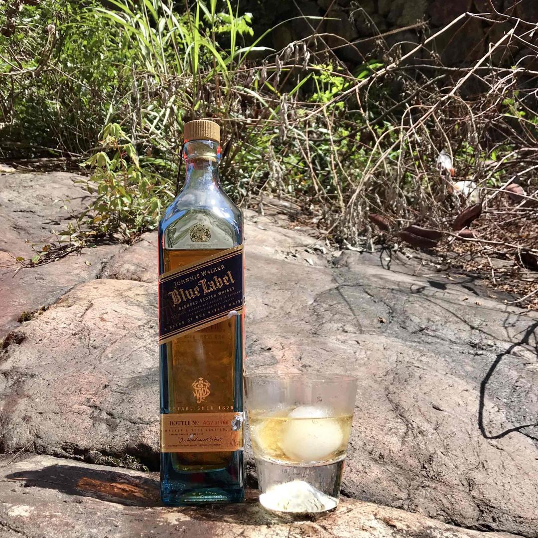 带着威士忌漂流