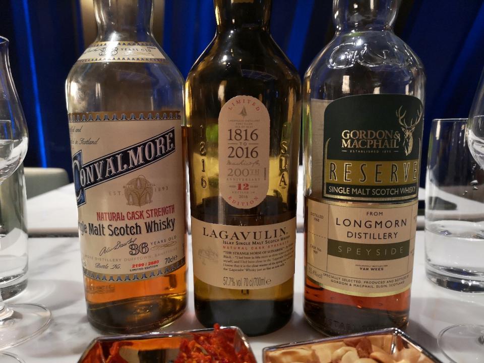 coconut味道浓郁，后段果味明显。但是性价比太差了，我买的后悔了。