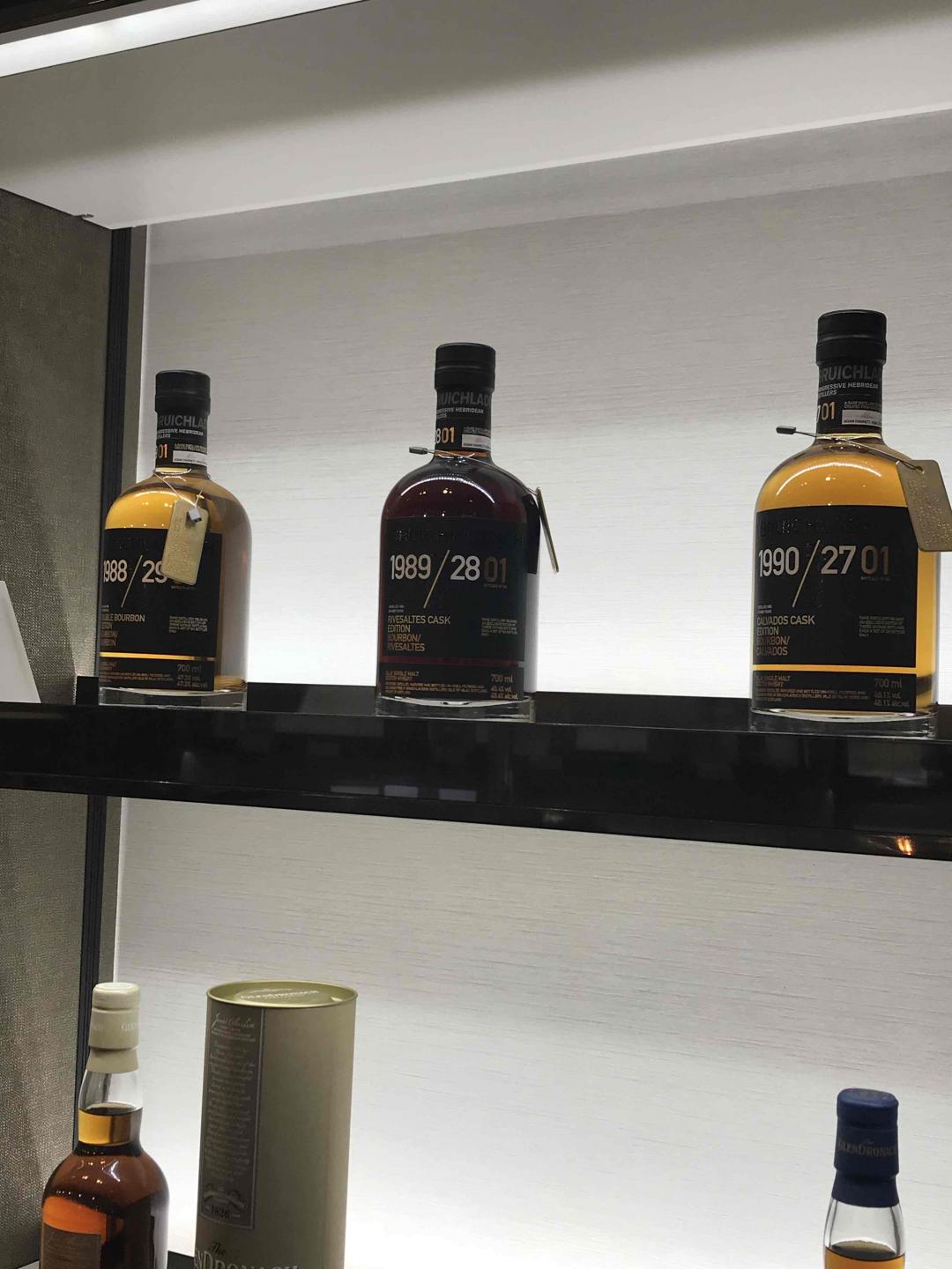 樟宜机场看下价格没优势……还辛苦背！