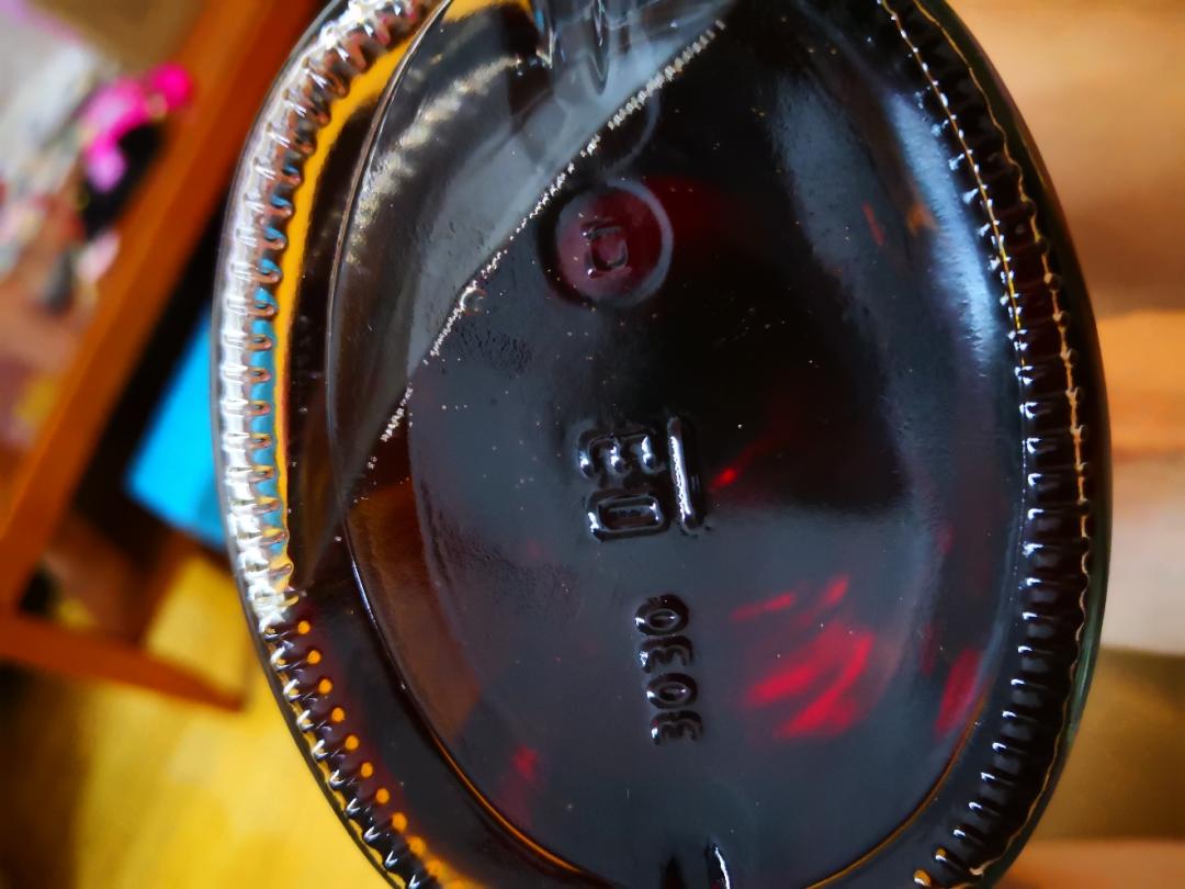 初次买酒，上次在米兰机场买的，好像180欧，请各位大佬评点一下这个酒有没有存的价值，谢谢