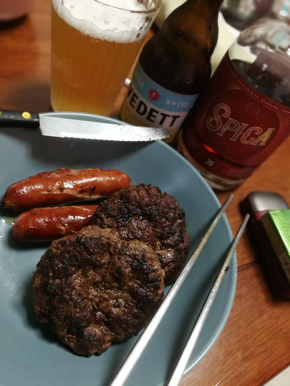 emmm哈哈哈 刷刷存在感，好饿 要吃肉