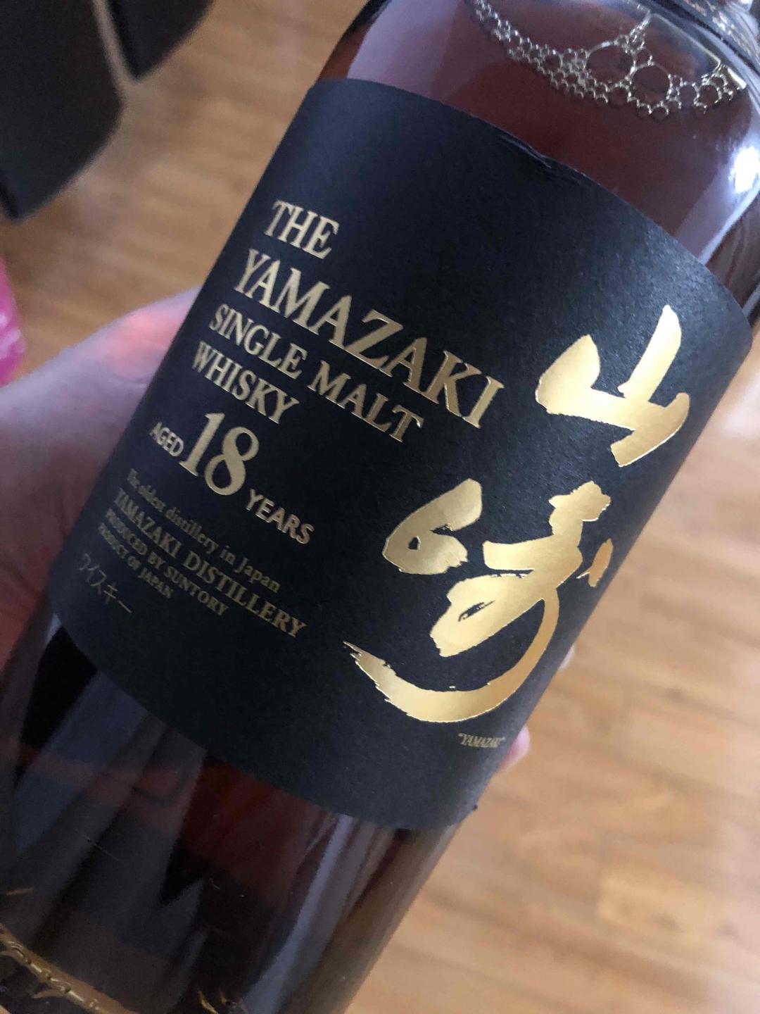 看这丑的一逼的行货标签 还没编号