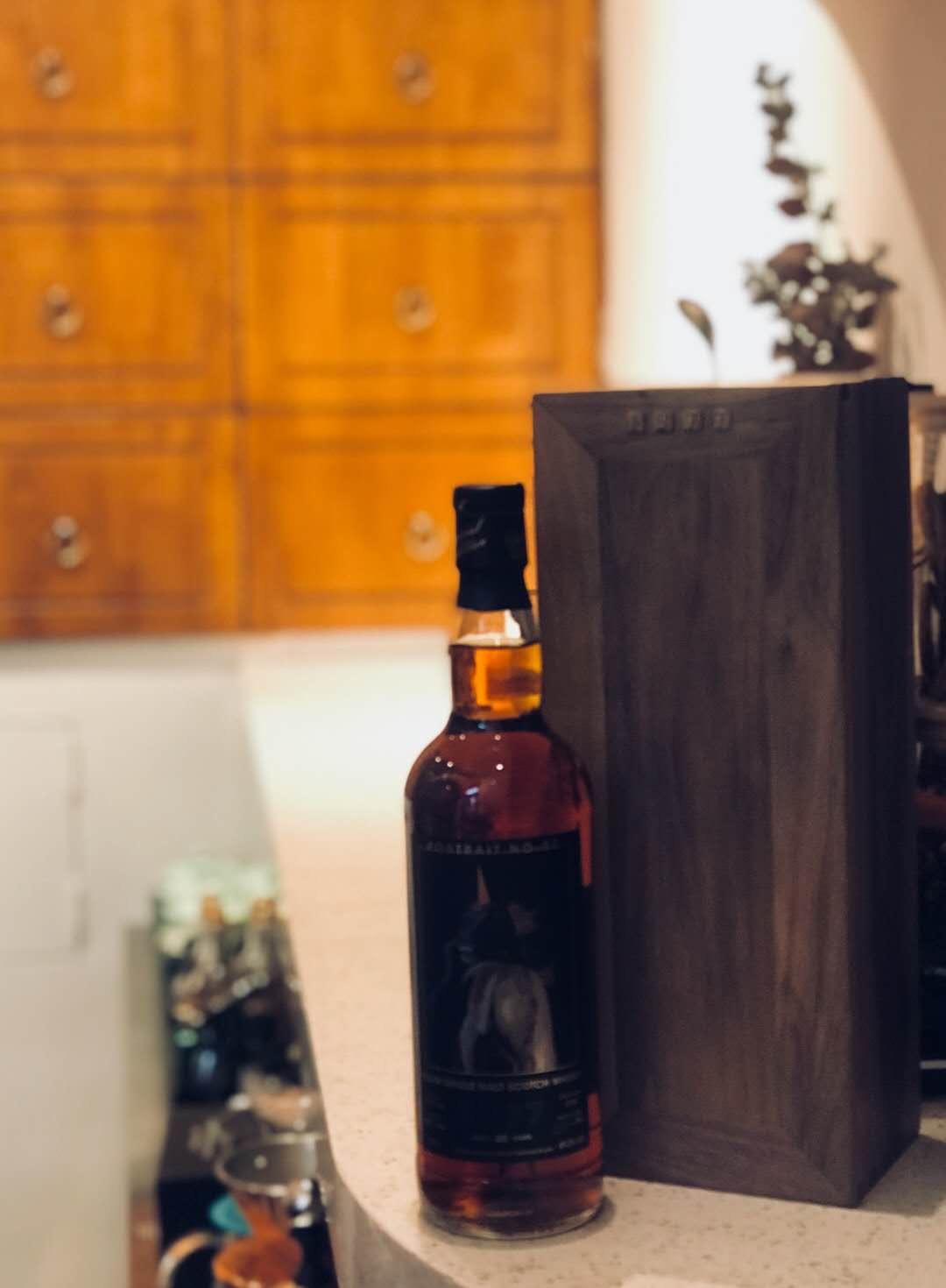 听说这瓶酒评分有9分<img src='https://sdata.whiskyworm.com/xcxpics/emoji_45.png' class='emoji' />