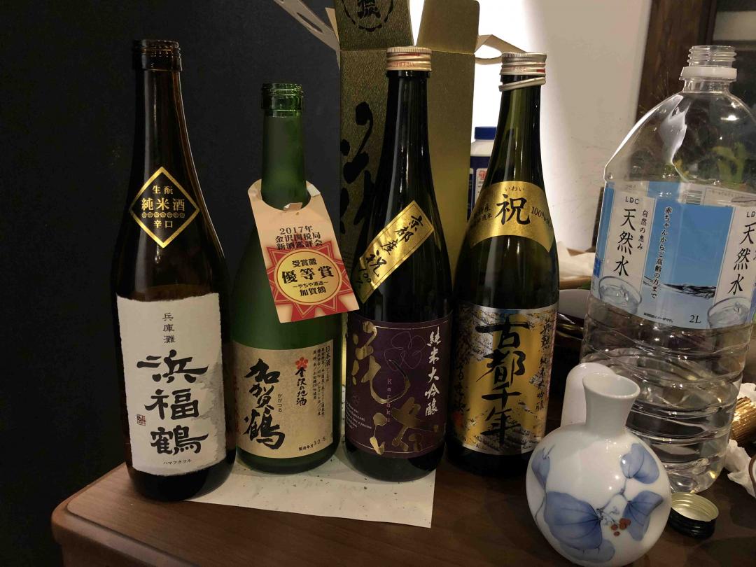 畅饮纯米酒。