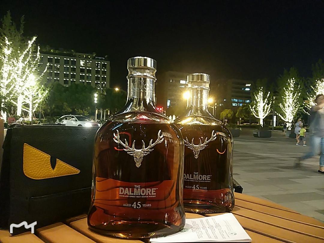 以为今晚要大排档了，最后老板带回家了，开了香槟王，谢谢厚爱。