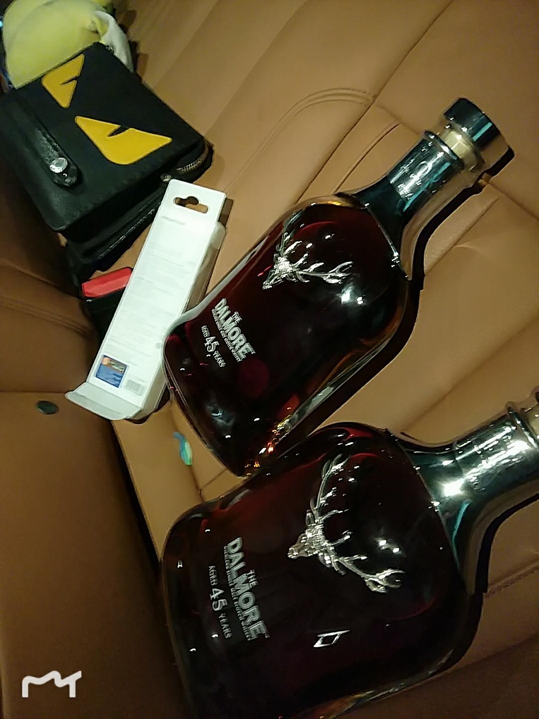 以为今晚要大排档了，最后老板带回家了，开了香槟王，谢谢厚爱。