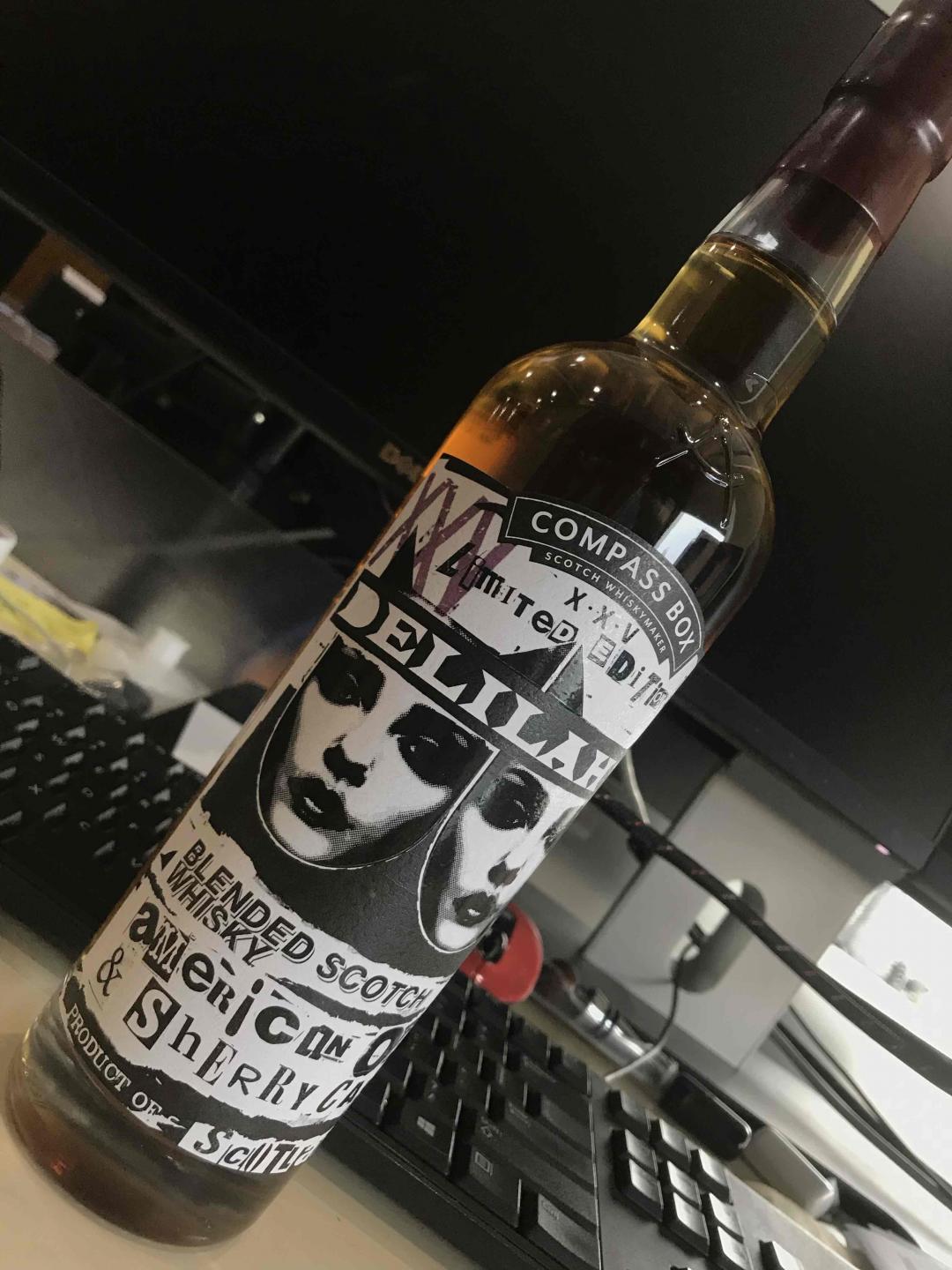 指南针的酒标真会玩