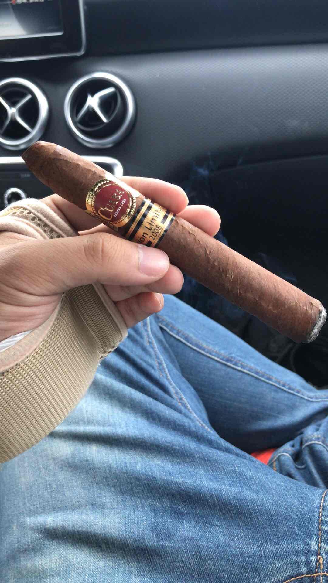 来了好久看了很多大佬 比如小涵总、首黑总，也学习了很多第一次发帖