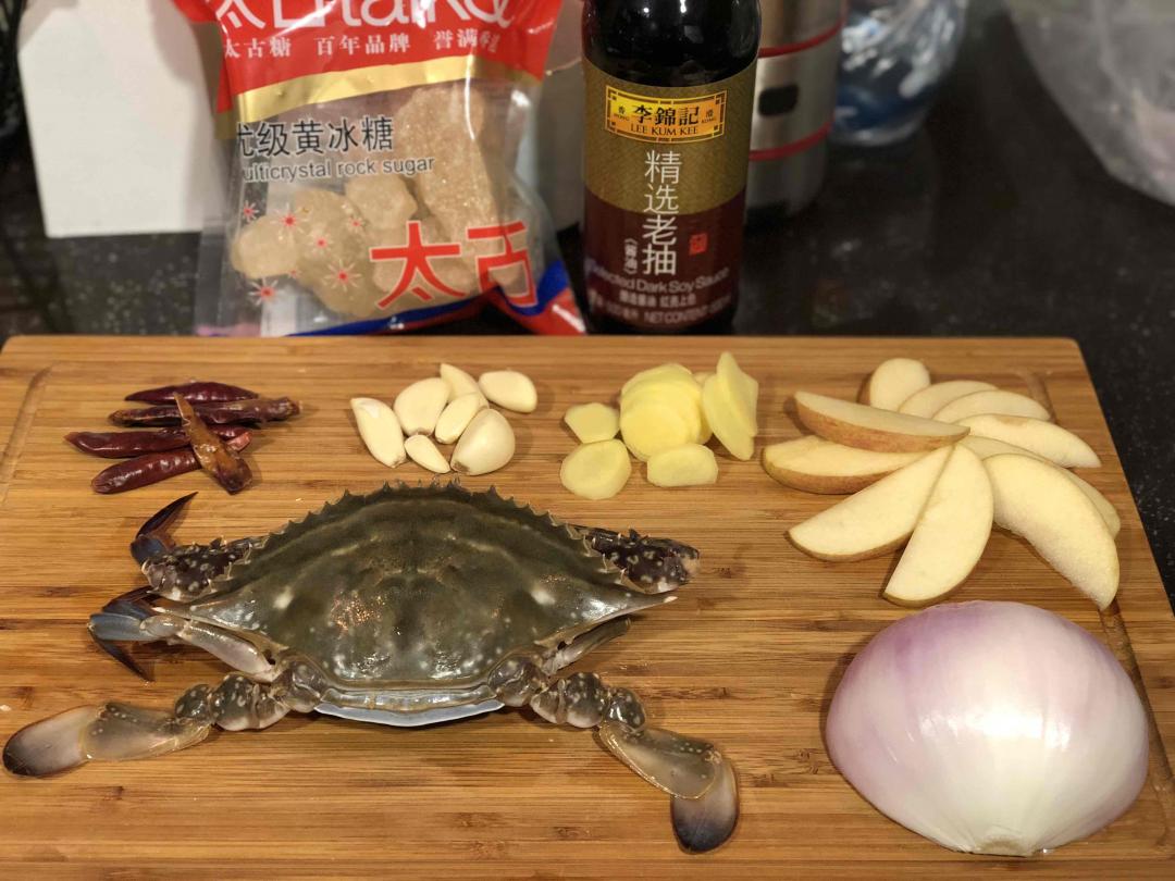 朋友舟山直送，分秒必争，马上搞定。除了香辣蟹和蒸着吃，还弄了一种，大家猜猜。