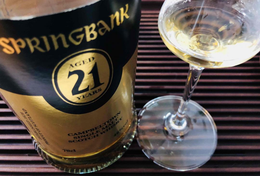 Springbank 21和流心奶黄月饼真的非常match！<img src='https://sdata.whiskyworm.com/xcxpics/emoji_3.png' class='emoji' />