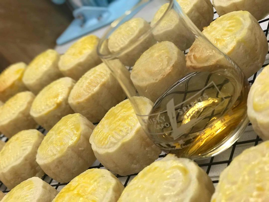 月饼做好了，提前祝大家中秋快乐！