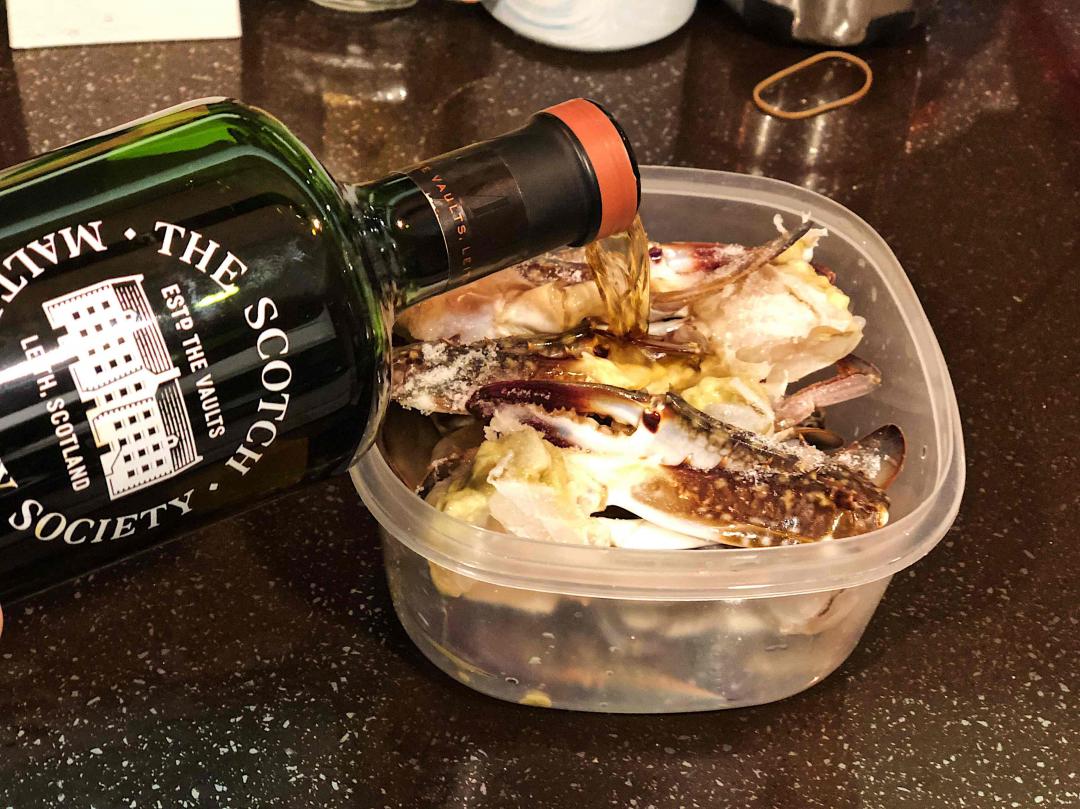 我只能说酒虫的朋友太了解我了，威士忌呛的蟹，真的不一样，下次用泥煤的试试。