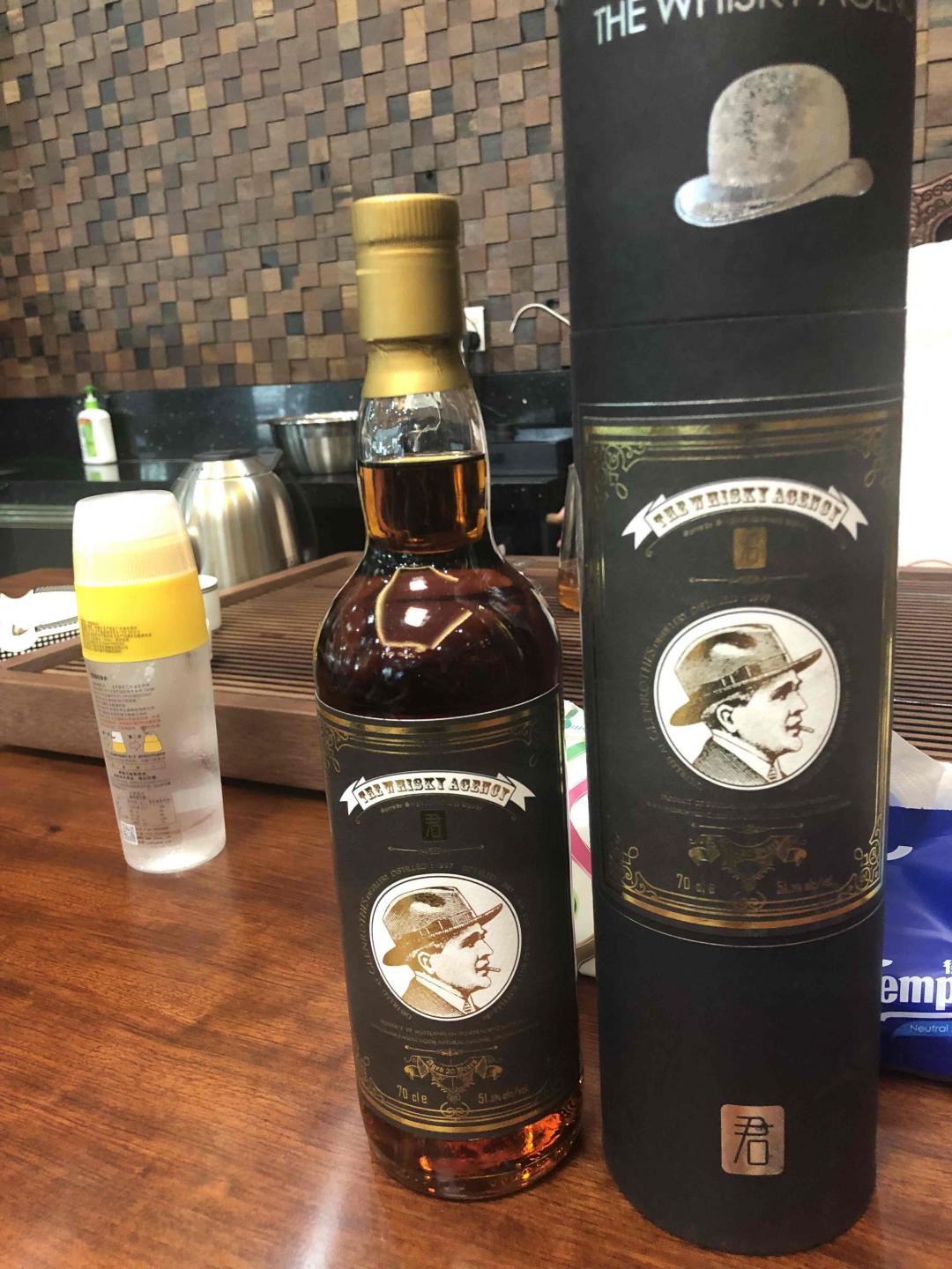 请大神赐教这瓶叫什么<img src='https://sdata.whiskyworm.com/xcxpics/emoji_21.png' class='emoji' />