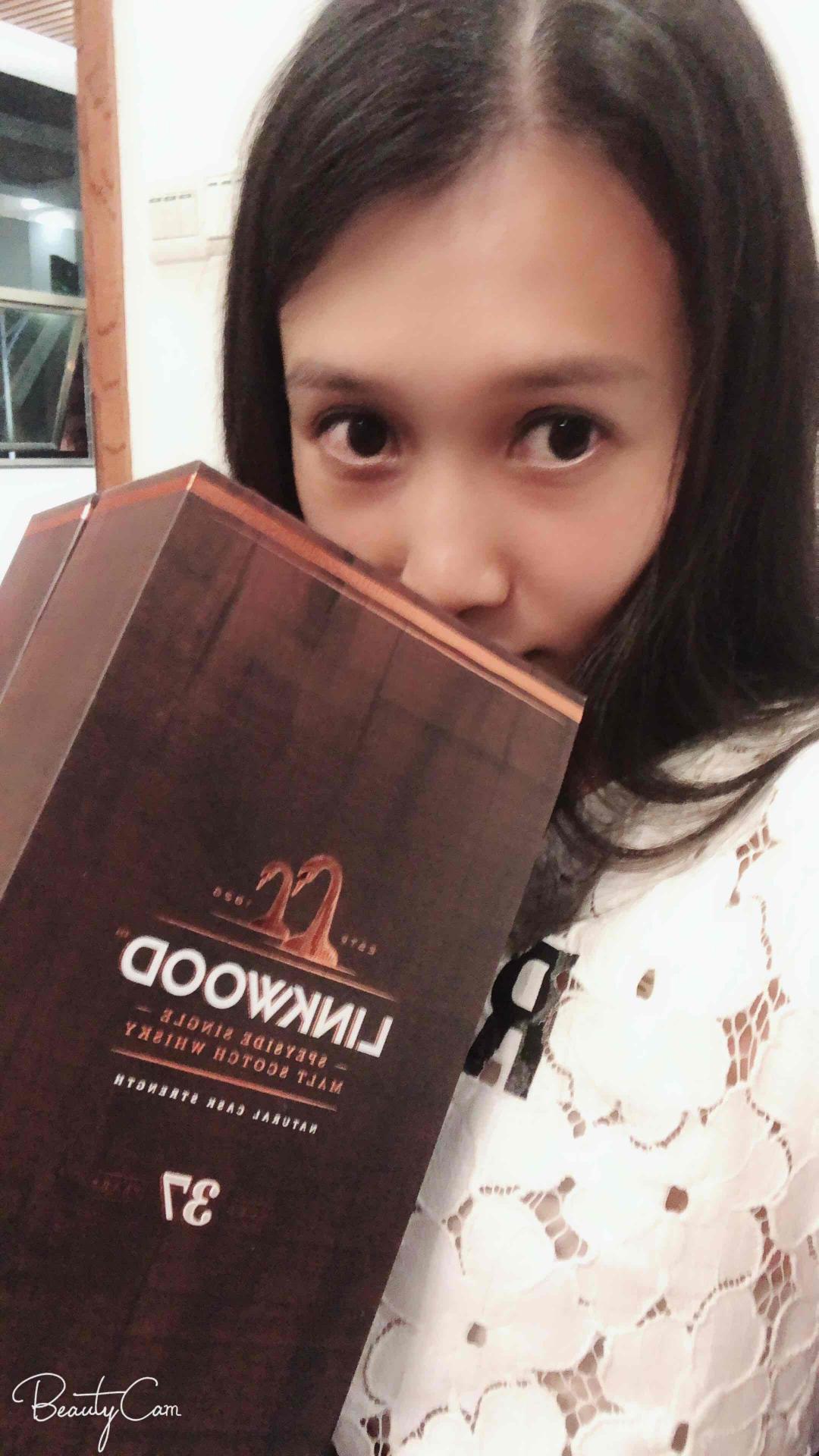 问我为什喜欢？985，1432，1408第三支了 因为同我一样年龄<img src='https://sdata.whiskyworm.com/xcxpics/emoji_7.png' class='emoji' /><img src='https://sdata.whiskyworm.com/xcxpics/emoji_7.png' class='emoji' /> 小贝壳羹到，可以很有仪式感地食鱼子酱