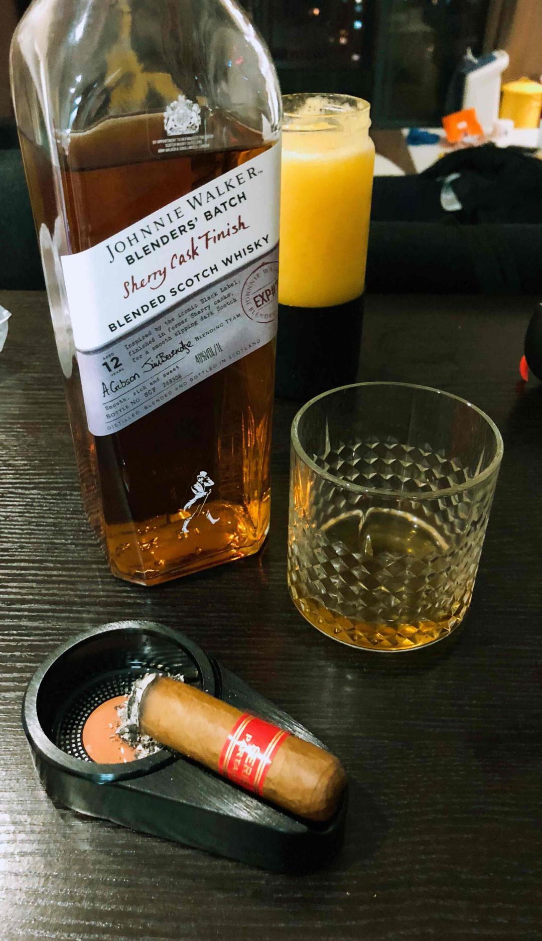 日常一灰，来个小萝卜，配上一个口粮酒！酒可以一般，烟不能随意！