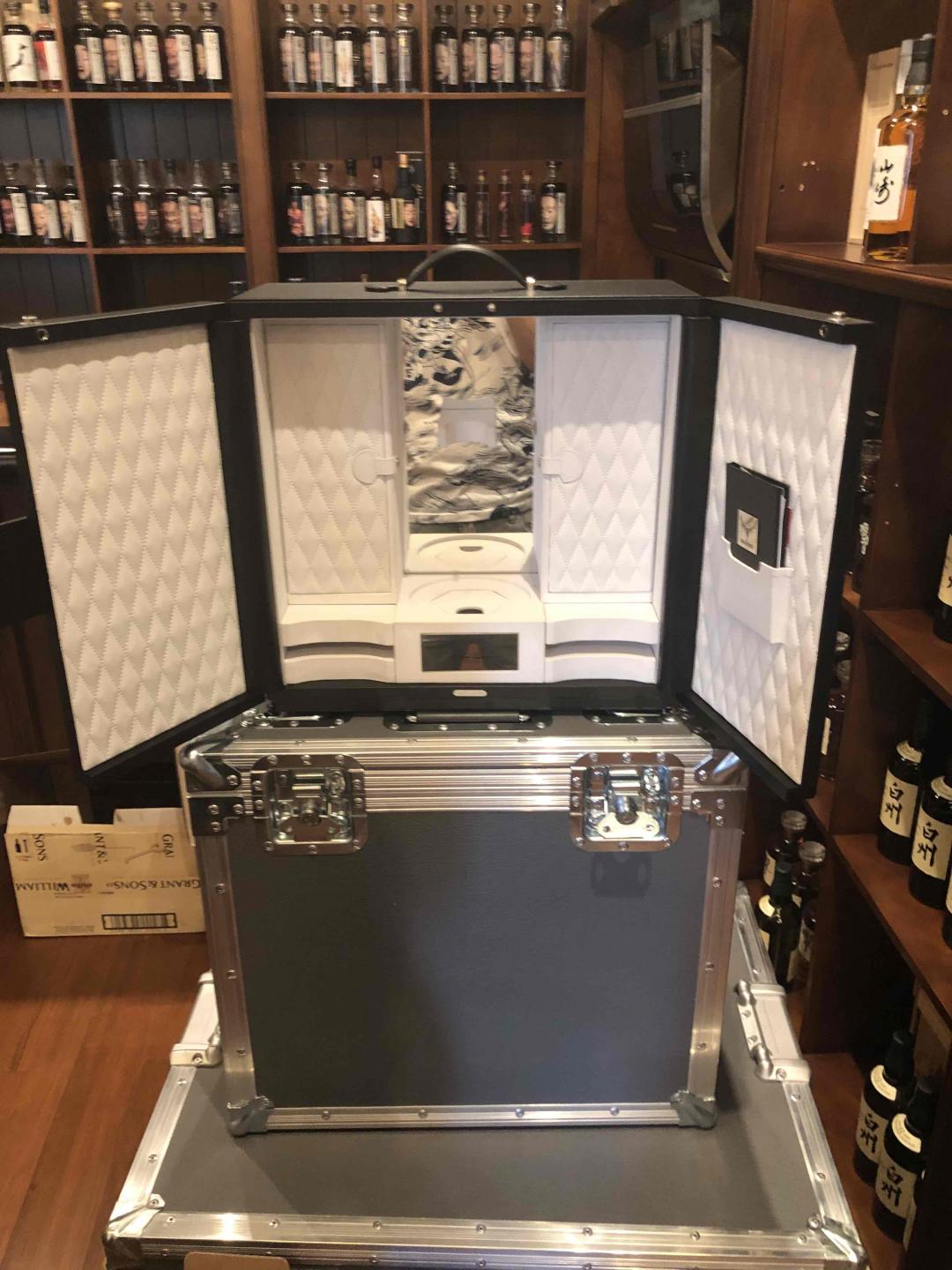 这个箱子是要让我再放一百年吗？