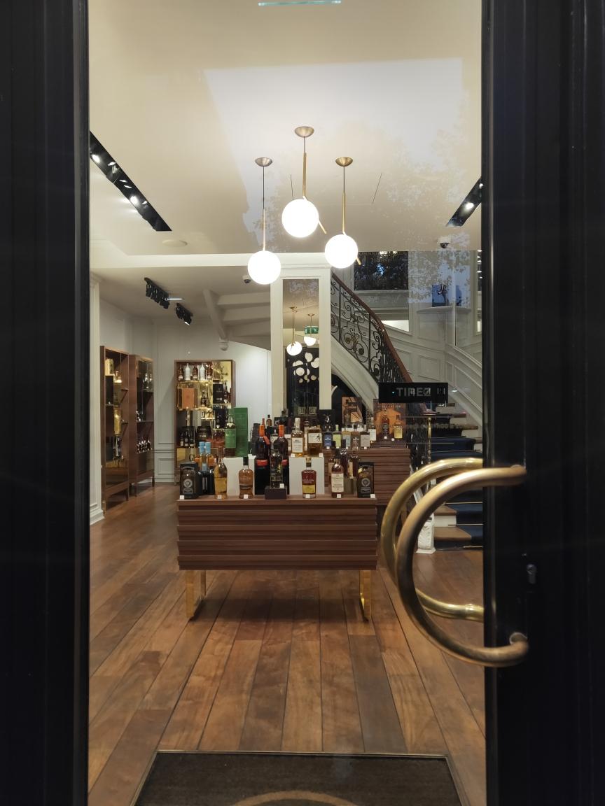 巴黎两家Whisky店