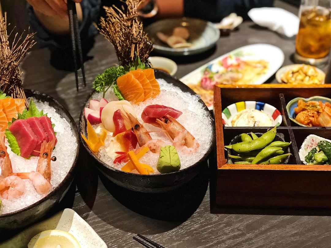 居酒屋小酌，有酒就有未来！