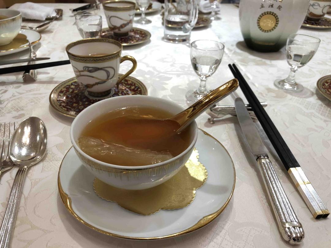 这餐我选择配陈年高粱酒挺棒👍🏻怀旧的味！