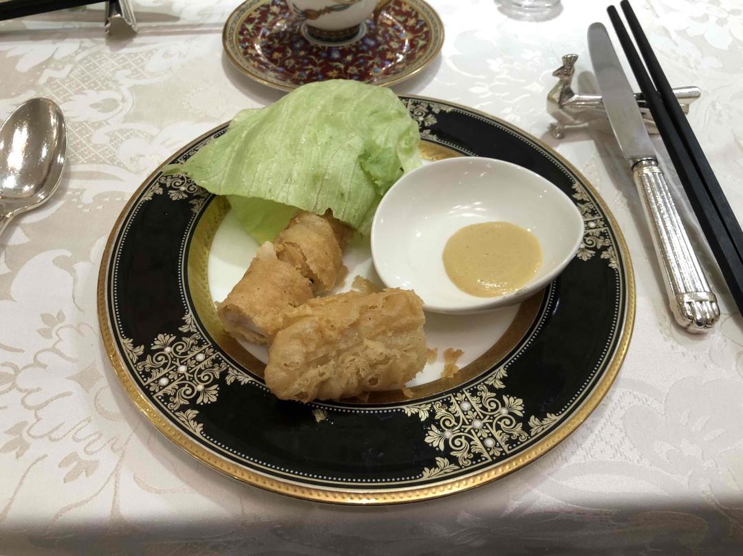 这餐我选择配陈年高粱酒挺棒👍🏻怀旧的味！