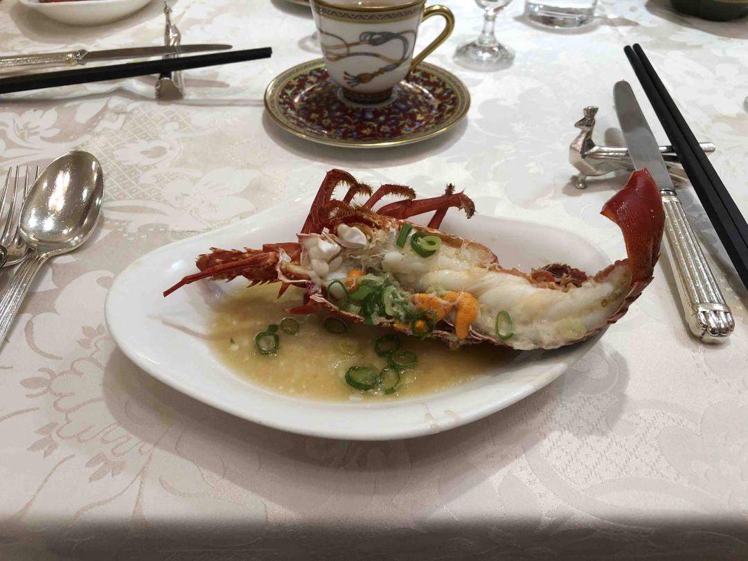 这餐我选择配陈年高粱酒挺棒👍🏻怀旧的味！