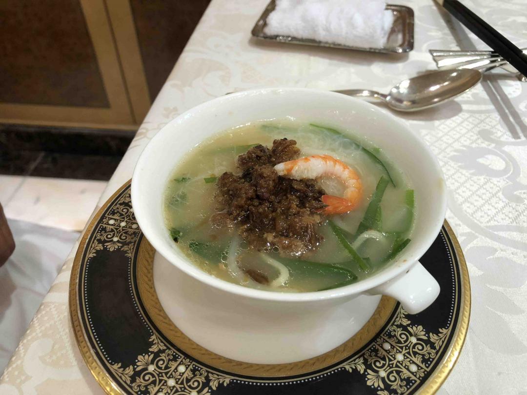 这餐我选择配陈年高粱酒挺棒👍🏻怀旧的味！