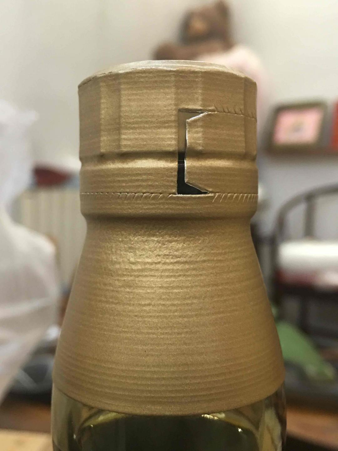 请师友赏评（真假和价格）<img src='https://sdata.whiskyworm.com/xcxpics/emoji_84.png' class='emoji' /><img src='https://sdata.whiskyworm.com/xcxpics/emoji_84.png' class='emoji' /><img src='https://sdata.whiskyworm.com/xcxpics/emoji_84.png' class='emoji' />