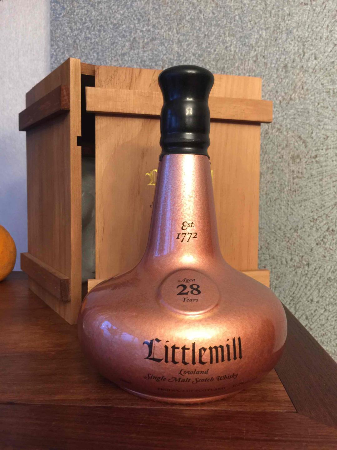 小磨坊28年原酒，喝过21年的，油脂感很强，花香鸟语