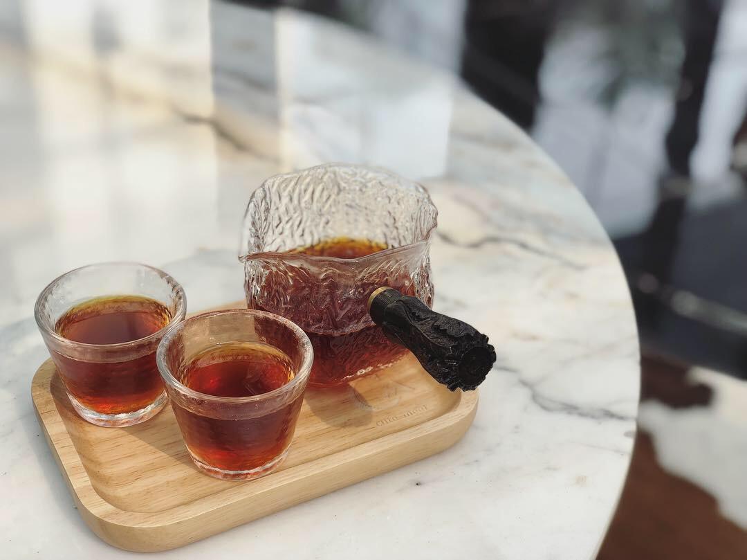 喝咖啡一定要配酒