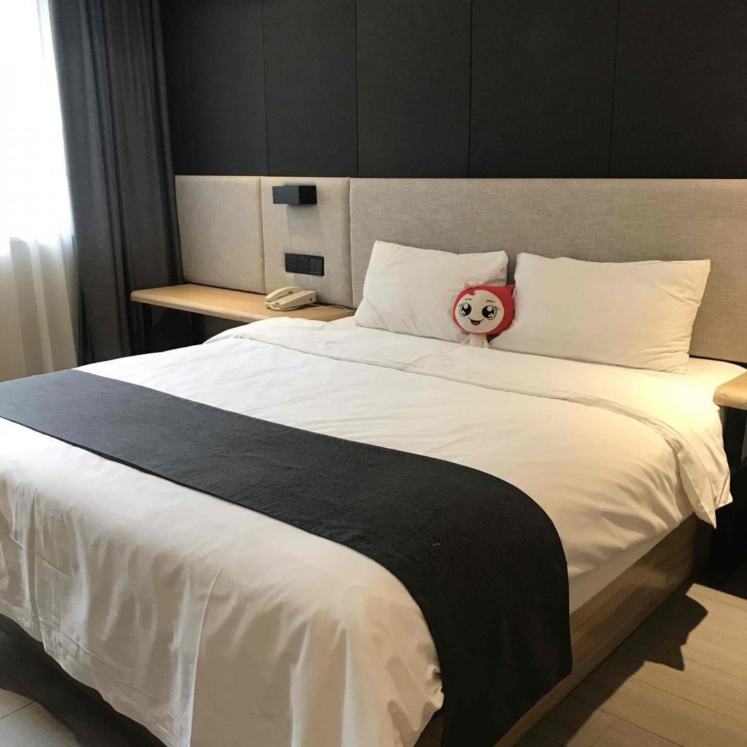 出差在外，以酒为伴