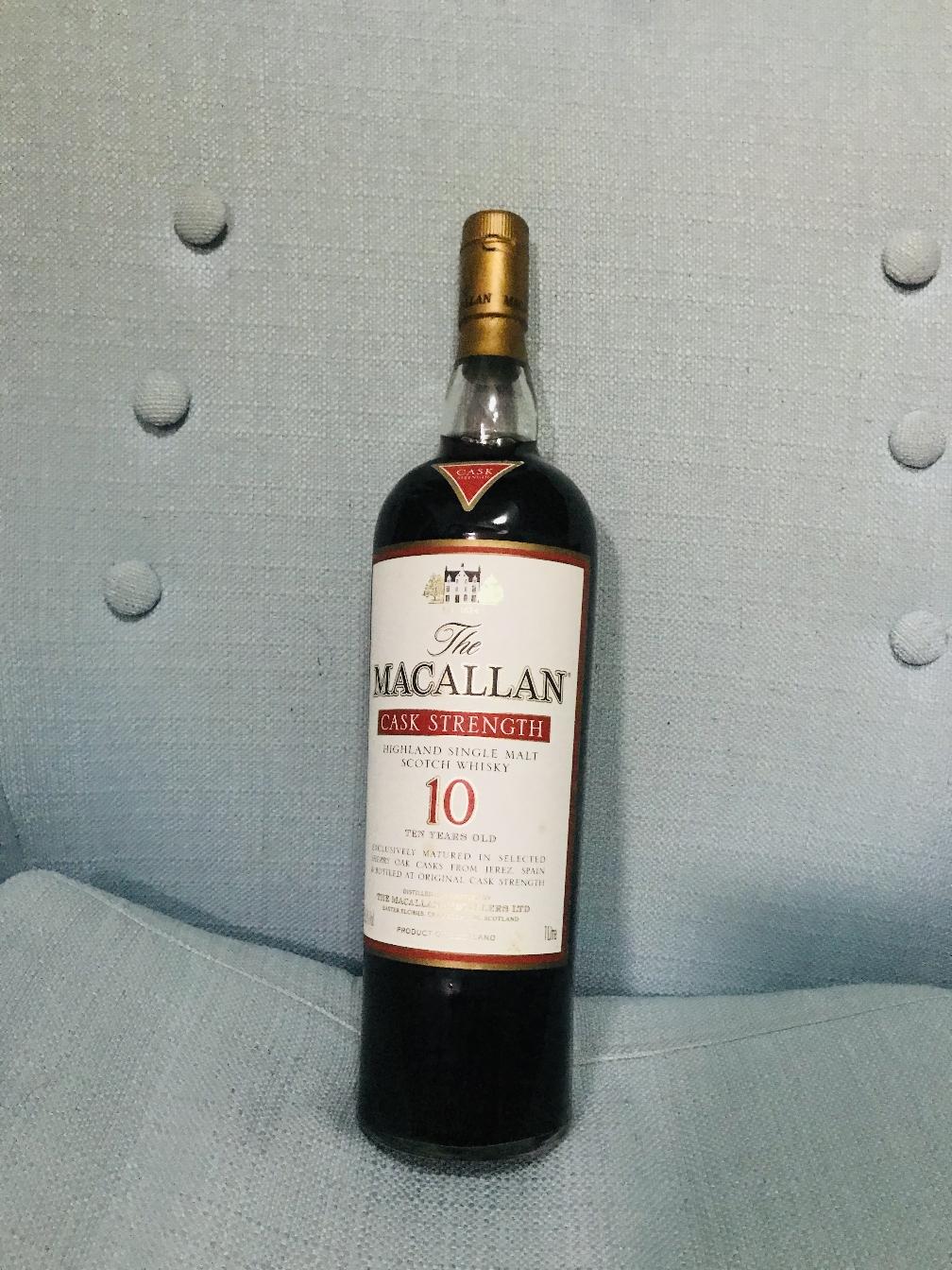 富在深山有远亲。不信但看宴中酒，杯杯先敬富贵人。