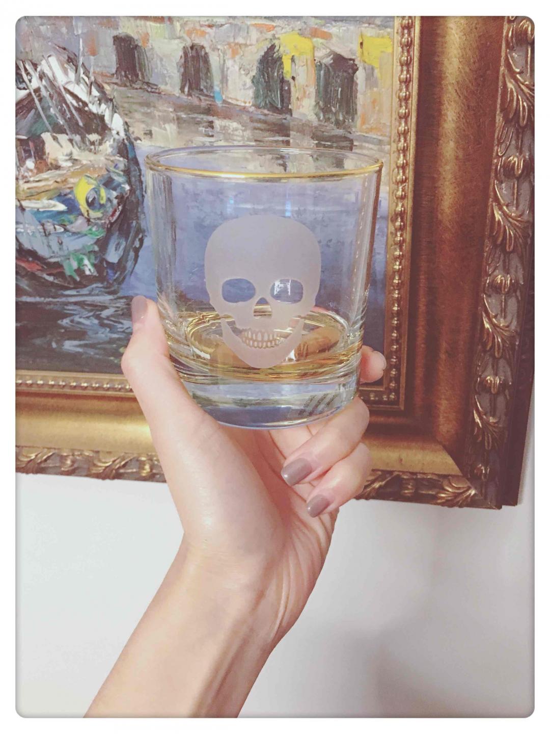 和万圣节很搭<img src='https://sdata.whiskyworm.com/xcxpics/emoji_14.png' class='emoji' />