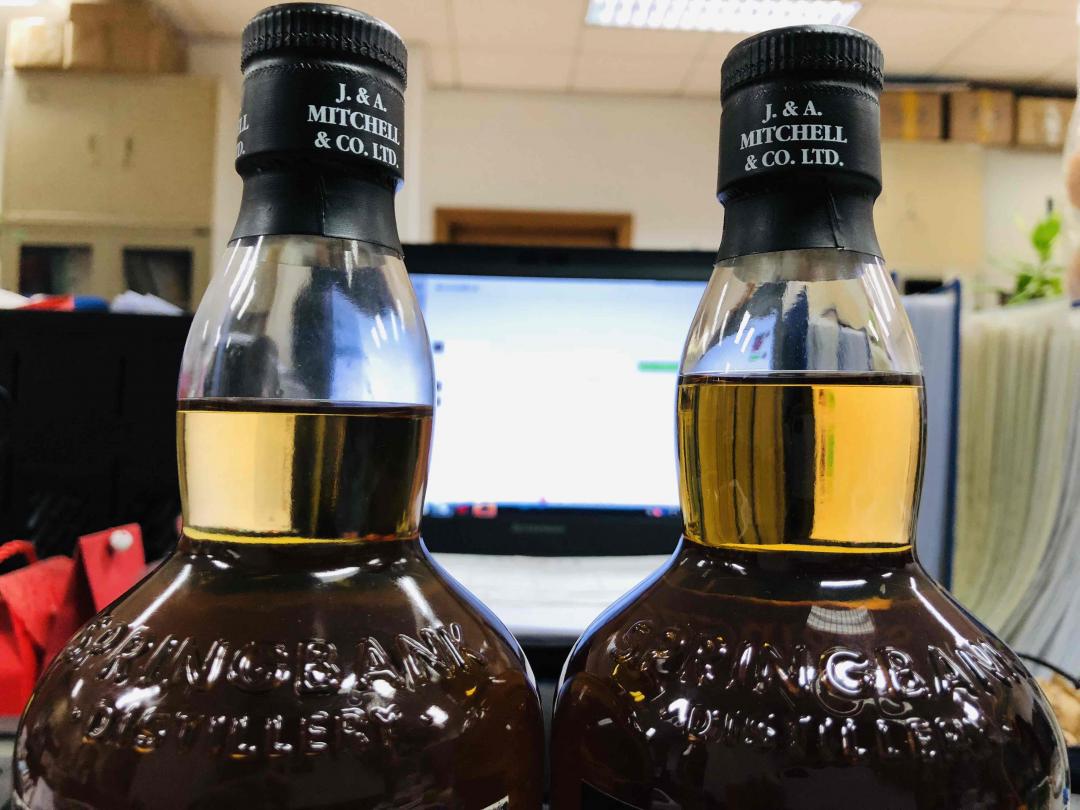 这液面。。。装瓶是看心情的么<img src='https://sdata.whiskyworm.com/xcxpics/emoji_4.png' class='emoji' />