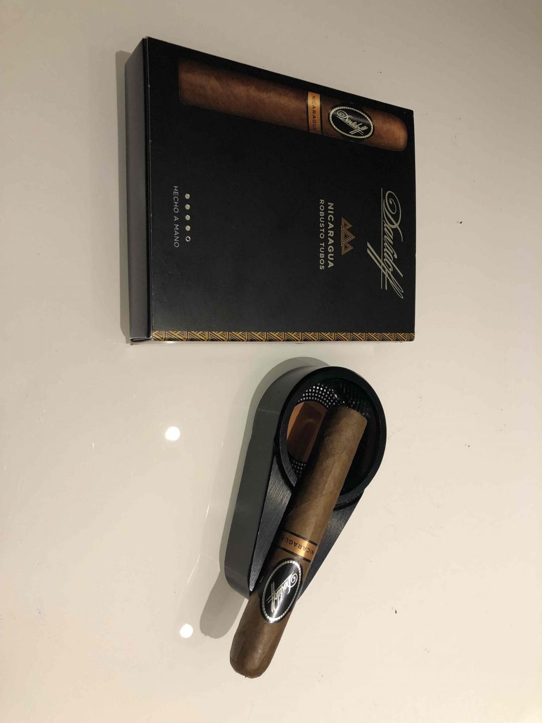 终于休息了，今晚这个搭配放松下，换下口味，第一次尝试大卫·尼加拉瓜，期待表现！