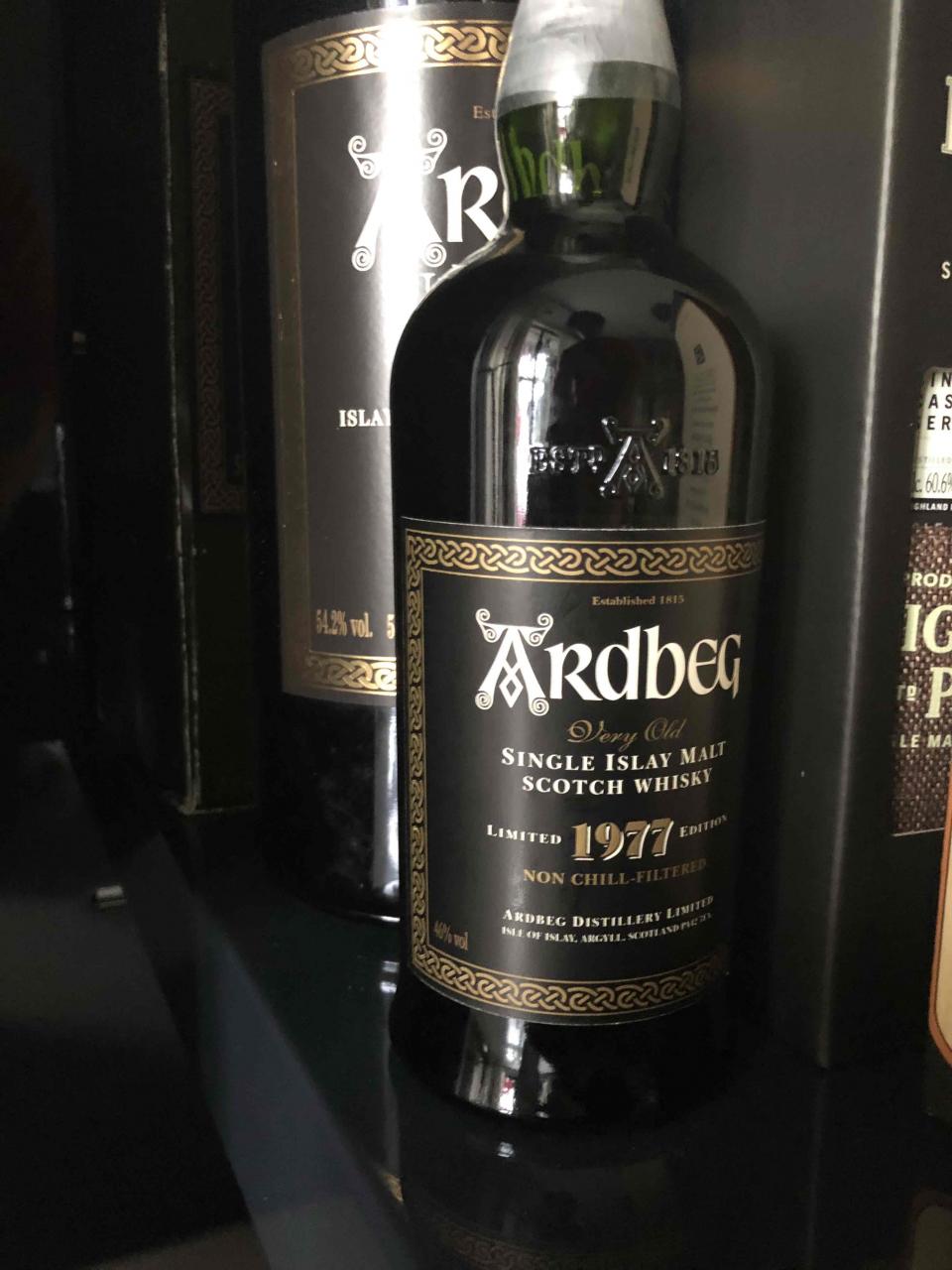 酒虫寄件前整个瓶子用保鲜膜包了。不过天气阴雨，收到时膜里面都是水汽，吓死了，以为漏了，还好…