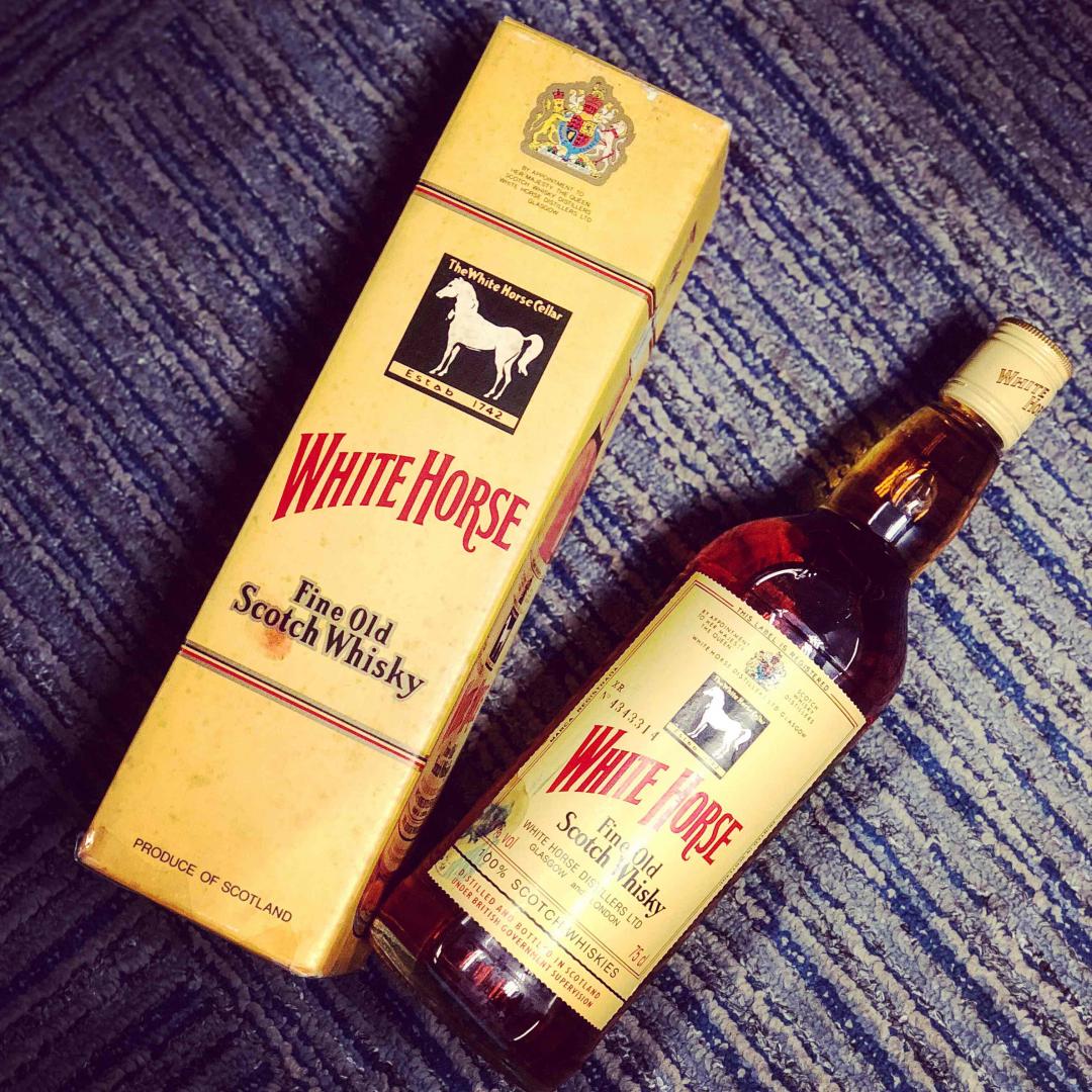 身骑白马走三关，回到中原见宝钗～