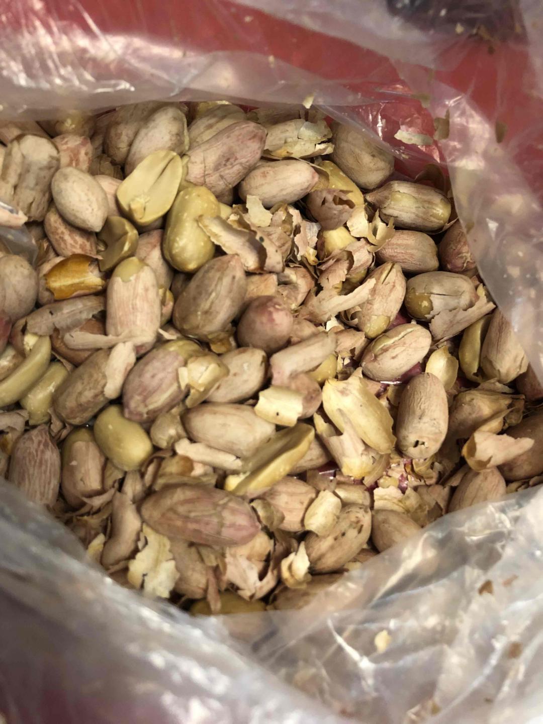 克莱拉齐 21年IB 这厂子好像挺火，高点年份ob喝不起，买瓶IB的，闻香酒精味道浓烈，伴随果香，挂杯明显，入口雄壮，稍甜，矿石金属舔铁钉子的味道，回味稍咸，陪搓皮儿花生好喝