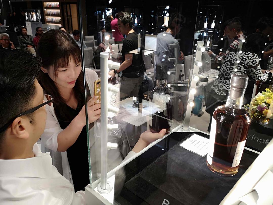 來香港 Bonhams 參加輕井澤蒸餾所前釀造師「內堀修省」簽名會。