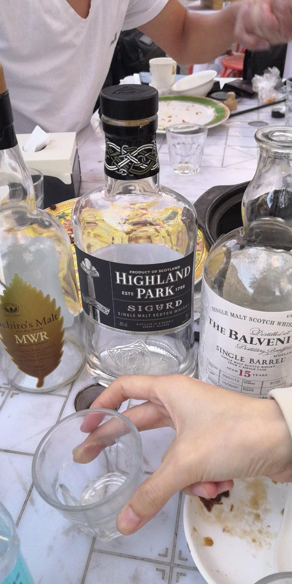 路边吹风，晒太阳，吃肉到天黑