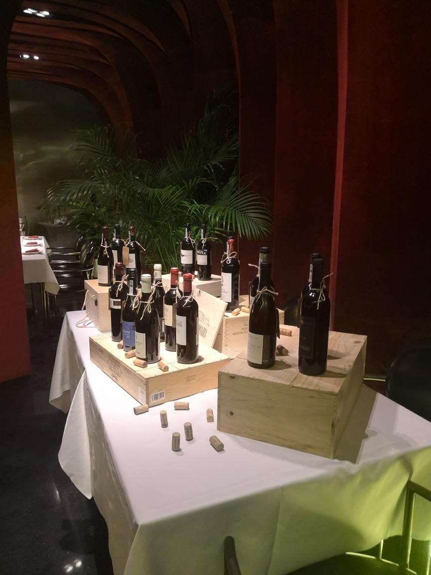 这餐厅的酒，总体有点贵啊( •̥́ ˍ •̀ू )