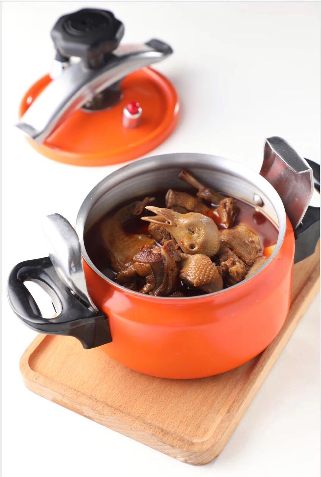 好兄弟新开的@川爱精品川菜生意火爆，原因之一就是餐厅推荐给客人的用餐配酒基本都是威士忌！<img src='https://sdata.whiskyworm.com/xcxpics/emoji_29.png' class='emoji' /><img src='https://sdata.whiskyworm.com/xcxpics/emoji_29.png' class='emoji' /><img src='https://sdata.whiskyworm.com/xcxpics/emoji_29.png' class='emoji' />