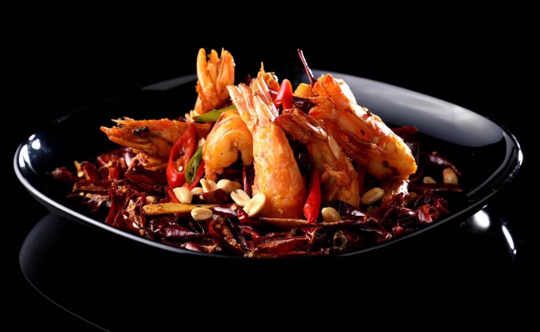 好兄弟新开的@川爱精品川菜生意火爆，原因之一就是餐厅推荐给客人的用餐配酒基本都是威士忌！<img src='https://sdata.whiskyworm.com/xcxpics/emoji_29.png' class='emoji' /><img src='https://sdata.whiskyworm.com/xcxpics/emoji_29.png' class='emoji' /><img src='https://sdata.whiskyworm.com/xcxpics/emoji_29.png' class='emoji' />