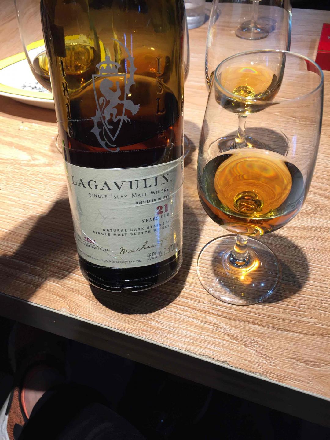 深夜小聚 金牌局