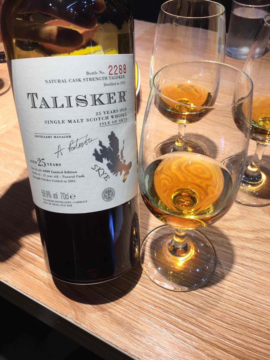 深夜小聚 金牌局