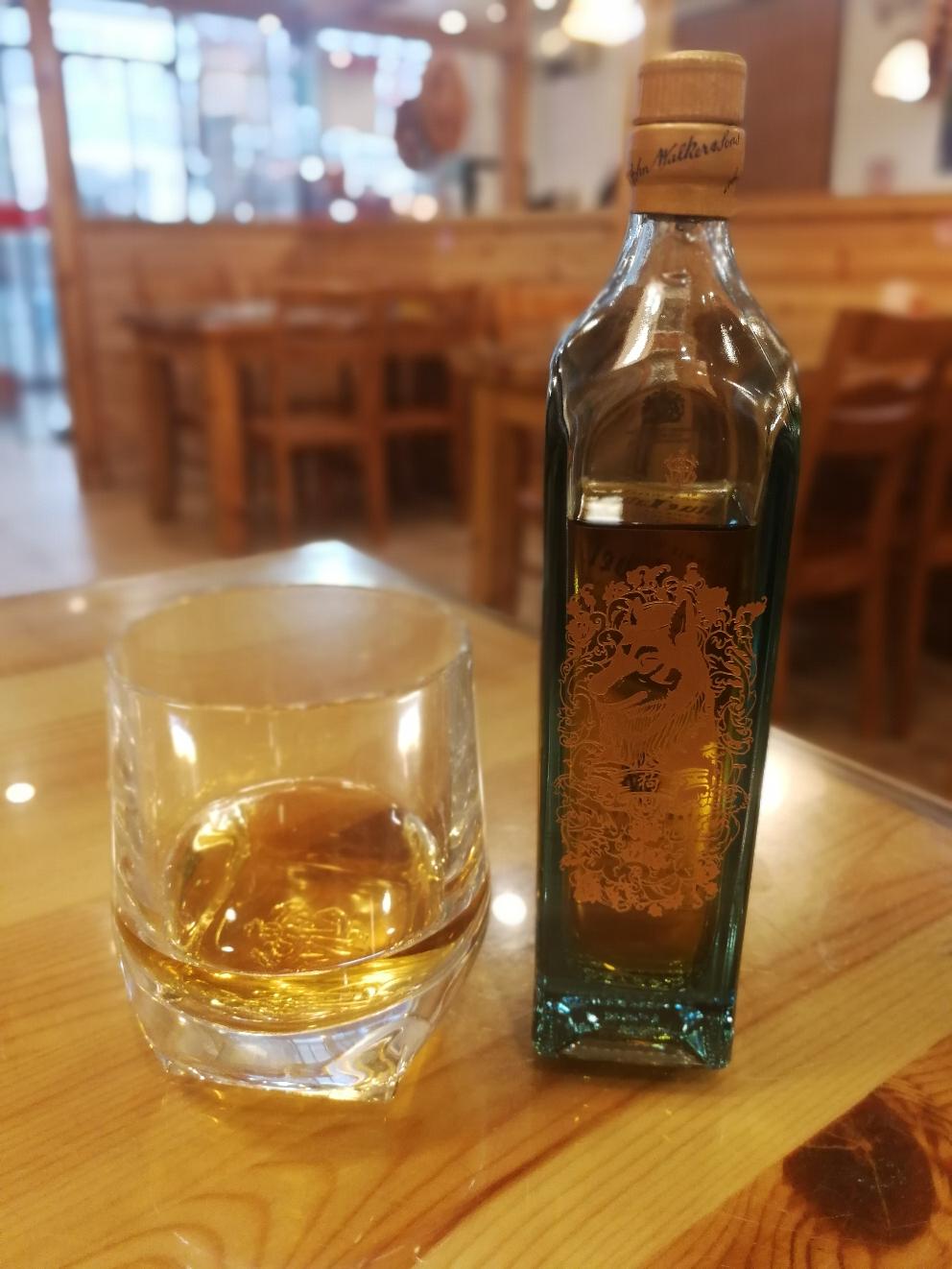 狗年瓶子蓝方下卤肠头白切鸡