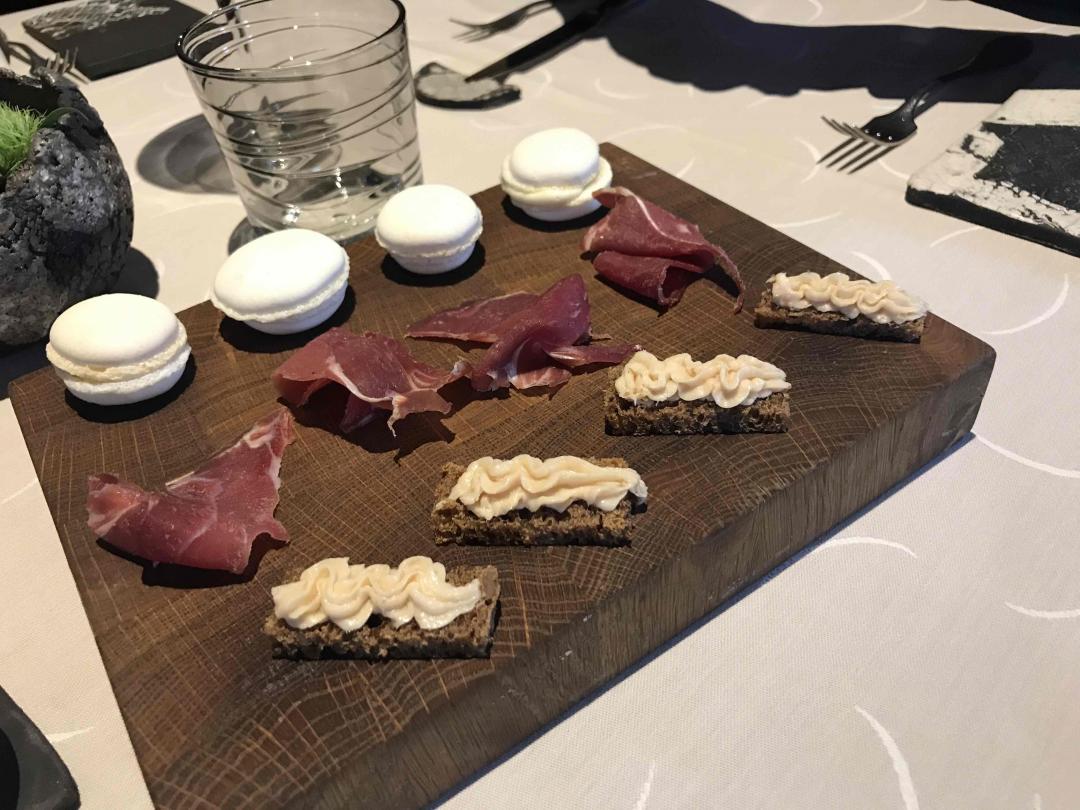 和大师愉快的吃吃喝喝