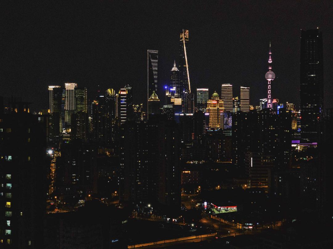 楼顶灰飞酒灭～